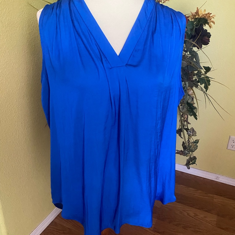 Vince Camuto Blue Asymmetrical Sleeveless Blouse NWOT 1X